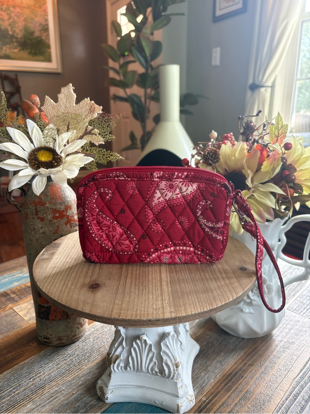 🤪 3 for $15! Vera Bradley Red Paisley Quilted Wristlet Organizer